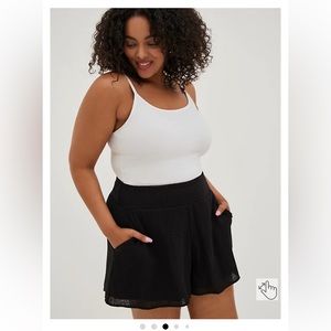 5 INCH TEXTURED GAUZE HIGH-RISE SHORT